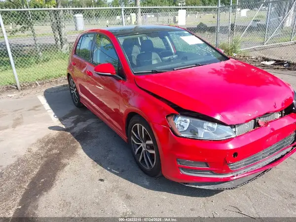 3VW217AU6HM058782 2017 VOLKSWAGEN GOLF - Image 1