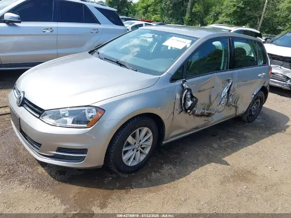 3VW217AU6HM061178 2017 VOLKSWAGEN GOLF - Image 2