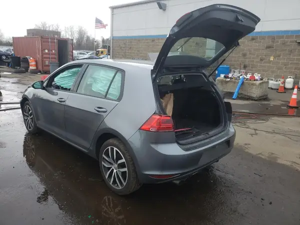 3VW217AU7HM036127 2017 VOLKSWAGEN GOLF - Image 2
