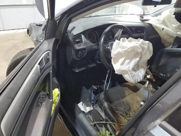 3VW217AU8HM036346 2017 VOLKSWAGEN GOLF - Image 8