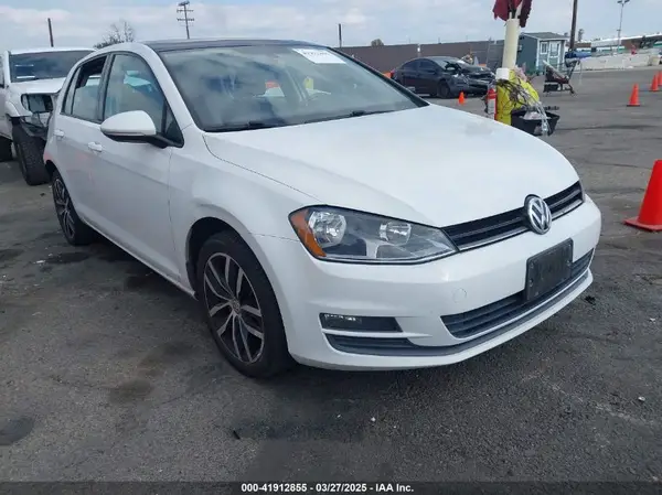 3VW217AU8HM048514 2017 VOLKSWAGEN GOLF - Image 1