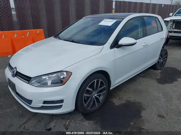 3VW217AU8HM048514 2017 VOLKSWAGEN GOLF - Image 2