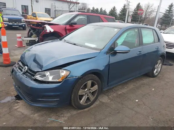 3VW217AU8HM054040 2017 VOLKSWAGEN GOLF - Image 2