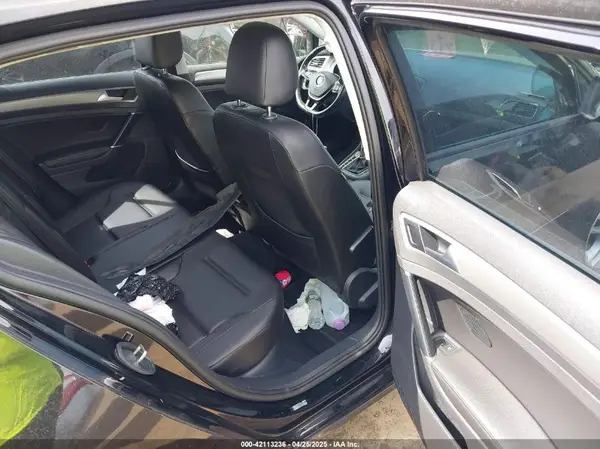 3VW217AU8HM064230 2017 VOLKSWAGEN GOLF - Image 8