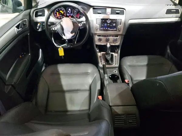 3VW217AU8HM070318 2017 VOLKSWAGEN GOLF - Image 8