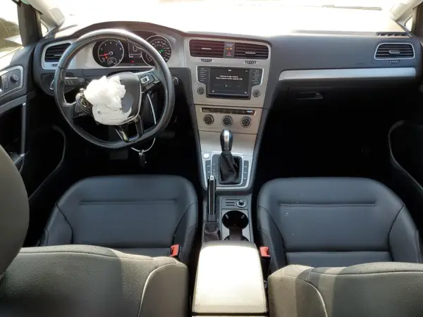 3VW217AU8HM071629 2017 VOLKSWAGEN GOLF - Image 8