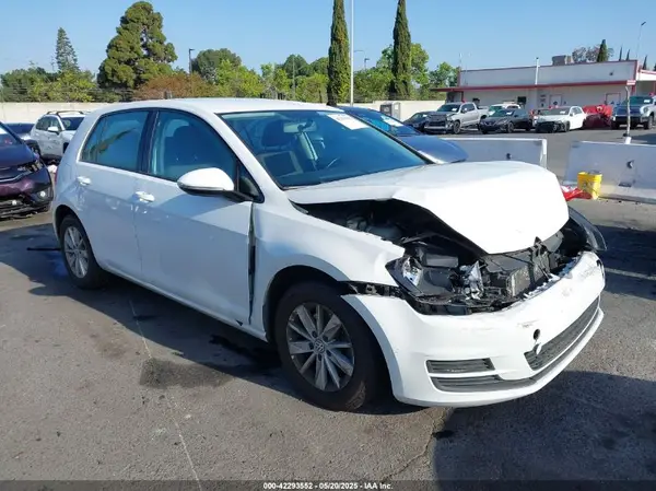 3VW217AU9GM038217 2016 VOLKSWAGEN GOLF - Image 1
