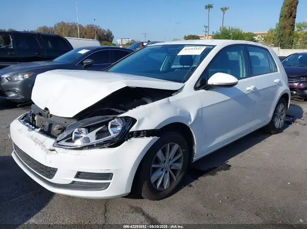 3VW217AU9GM038217 2016 VOLKSWAGEN GOLF - Image 2