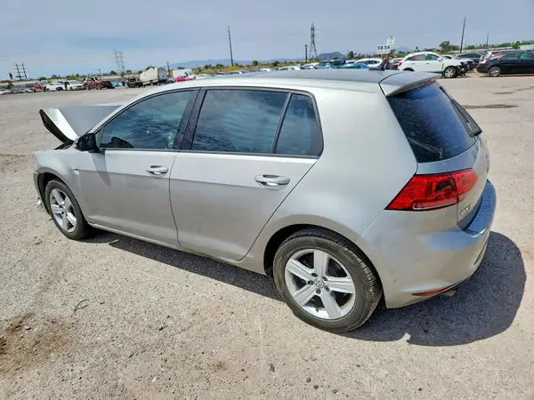 3VW217AU9HM010158 2017 VOLKSWAGEN GOLF - Image 2