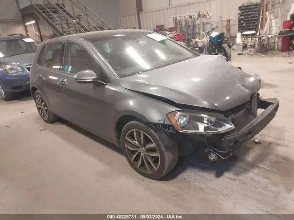 3VW217AU9HM036338 2017 VOLKSWAGEN GOLF - Image 1