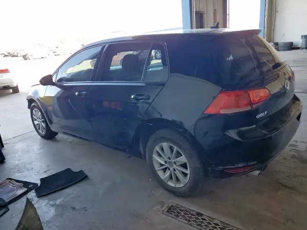 3VW217AU9HM037196 2017 VOLKSWAGEN GOLF - Image 2