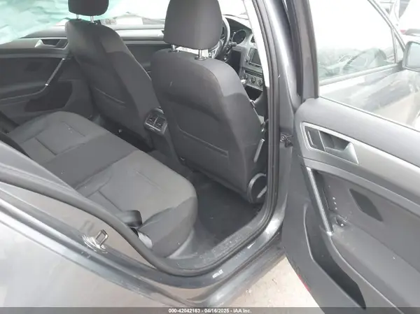 3VW217AUXGM008854 2016 VOLKSWAGEN GOLF - Image 8