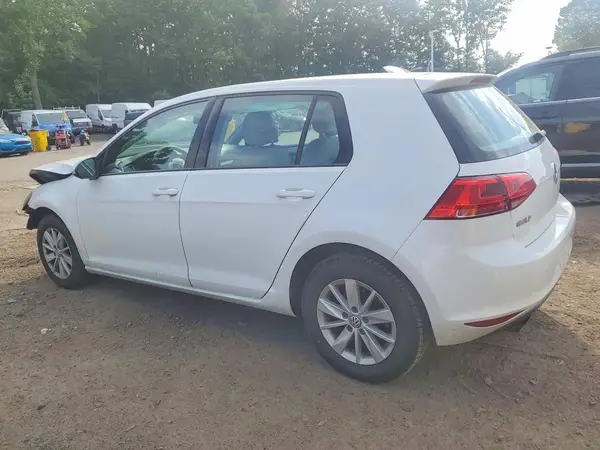 3VW217AUXGM019059 2016 VOLKSWAGEN GOLF - Image 2