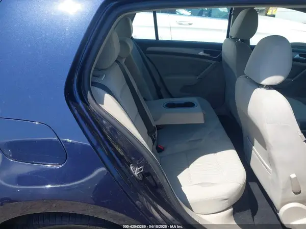 3VW217AUXGM039974 2016 VOLKSWAGEN GOLF - Image 8