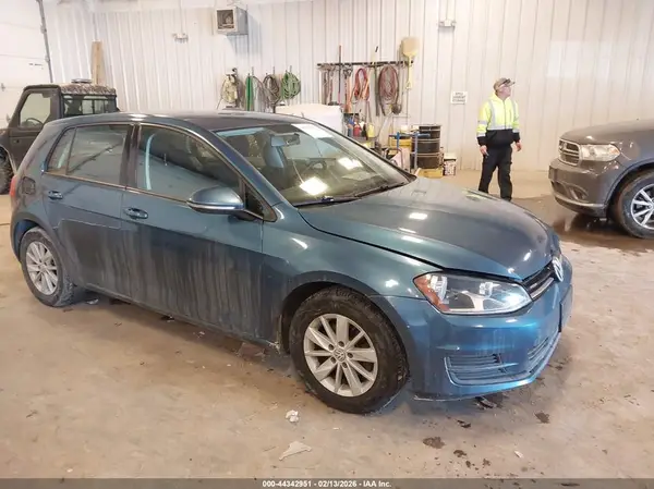 3VW217AUXGM052482 2016 VOLKSWAGEN GOLF - Image 1