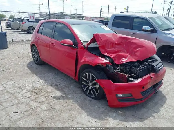 3VW217AUXGM064700 2016 VOLKSWAGEN GOLF - Image 1