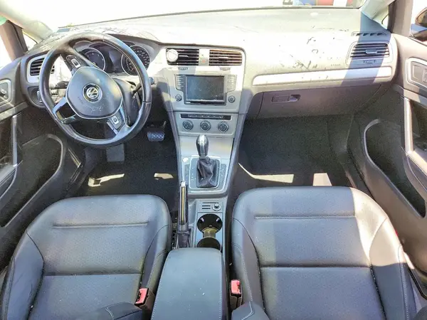 3VW217AUXHM035084 2017 VOLKSWAGEN GOLF - Image 8