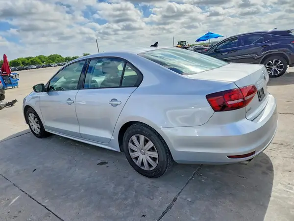 3VW267AJ0GM261060 2016 VOLKSWAGEN JETTA - Image 2