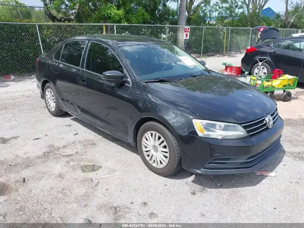 3VW267AJ0GM350627 2016 VOLKSWAGEN JETTA - Image 1