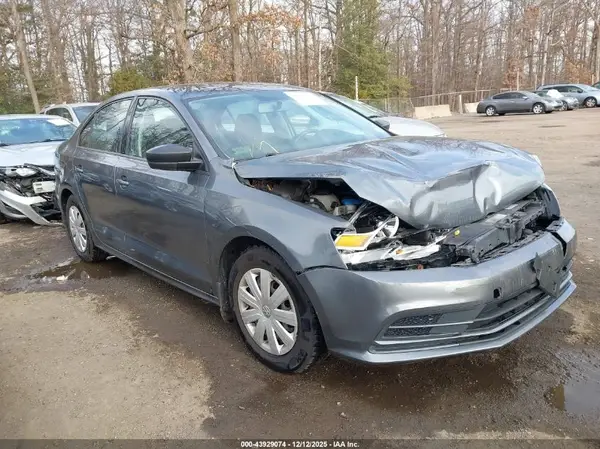 3VW267AJ0GM364589 2016 VOLKSWAGEN JETTA - Image 1