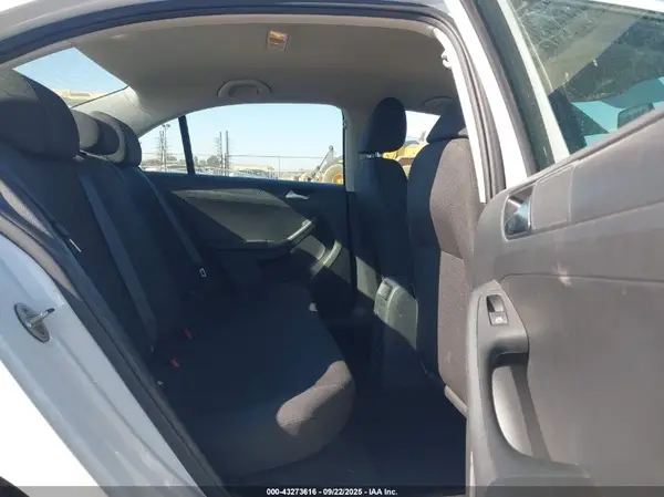 3VW267AJ2GM301817 2016 VOLKSWAGEN JETTA - Image 8