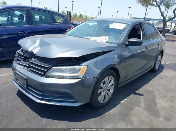 3VW267AJ2GM375562 2016 VOLKSWAGEN JETTA - Image 2