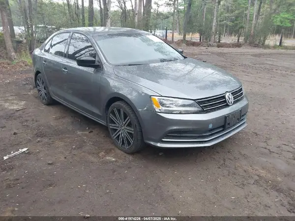 3VW267AJ2GM397772 2016 VOLKSWAGEN JETTA - Image 1