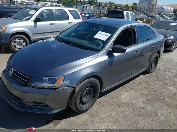 3VW267AJ4GM205302 2016 VOLKSWAGEN JETTA - Image 2