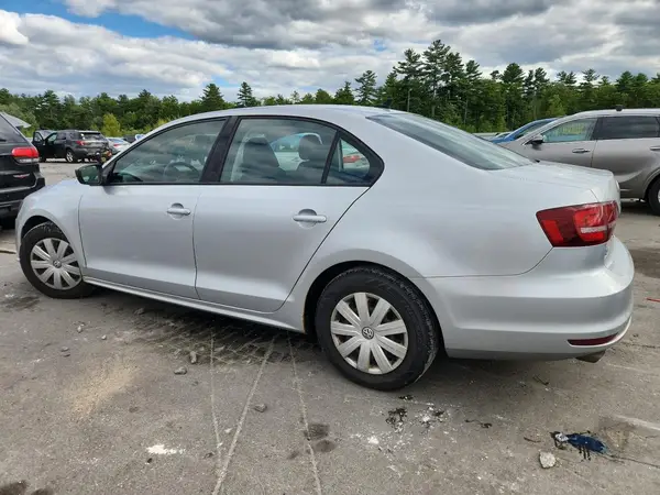 3VW267AJ4GM208796 2016 VOLKSWAGEN JETTA - Image 2
