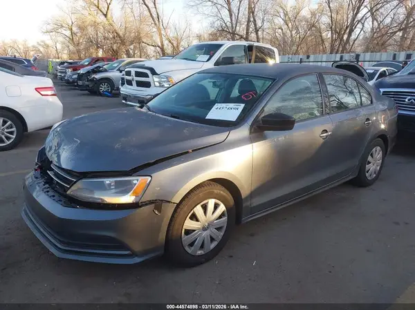 3VW267AJ4GM303472 2016 VOLKSWAGEN JETTA - Image 2