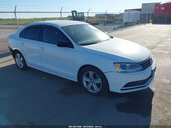 3VW267AJ4GM326718 2016 VOLKSWAGEN JETTA - Image 1