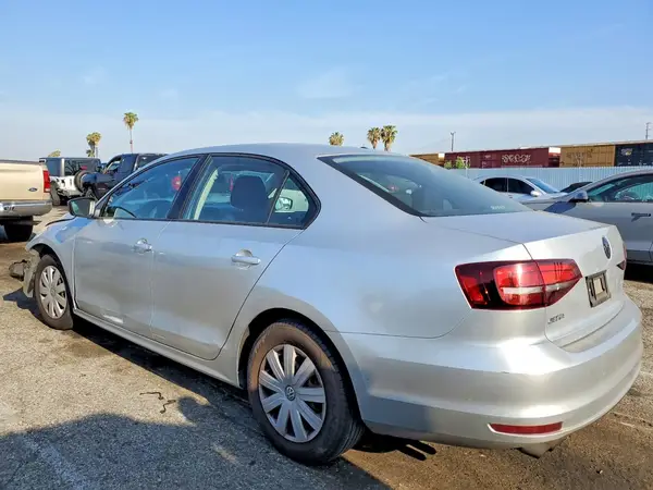 3VW267AJ4GM330347 2016 VOLKSWAGEN JETTA - Image 2