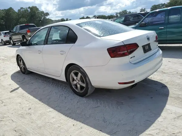 3VW267AJ4GM330493 2016 VOLKSWAGEN JETTA - Image 2