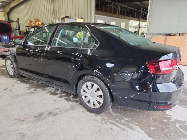 3VW267AJ4GM379645 2016 VOLKSWAGEN JETTA - Image 2