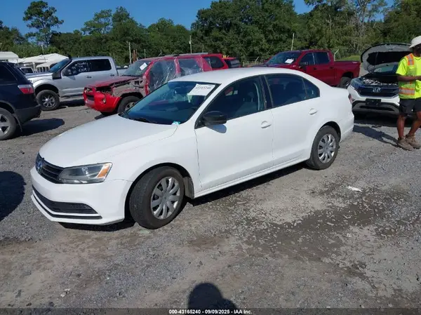 3VW267AJ4GM408366 2016 VOLKSWAGEN JETTA - Image 2