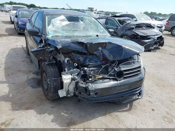 3VW267AJ4GM409078 2016 VOLKSWAGEN JETTA - Image 1