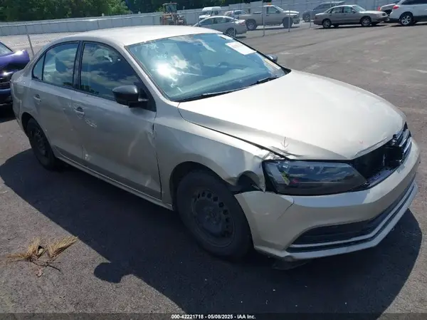 3VW267AJ5GM299562 2016 VOLKSWAGEN JETTA - Image 1