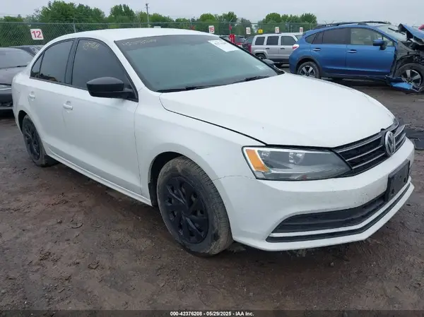 3VW267AJ5GM327554 2016 VOLKSWAGEN JETTA - Image 1