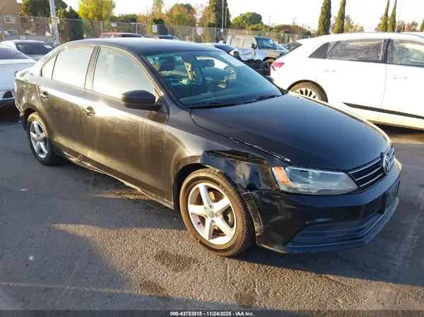 3VW267AJ5GM335279 2016 VOLKSWAGEN JETTA - Image 1