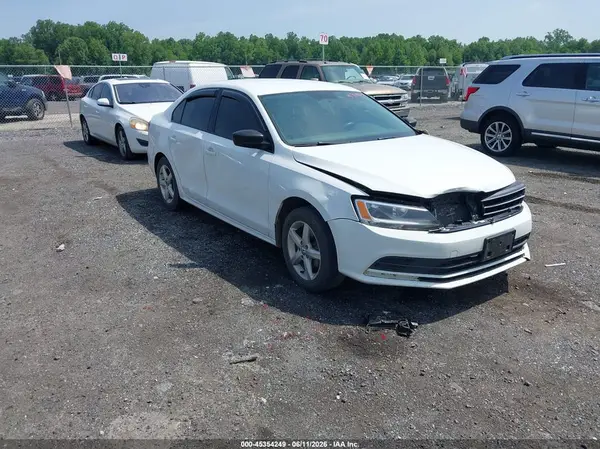 3VW267AJ5GM345519 2016 VOLKSWAGEN JETTA - Image 1