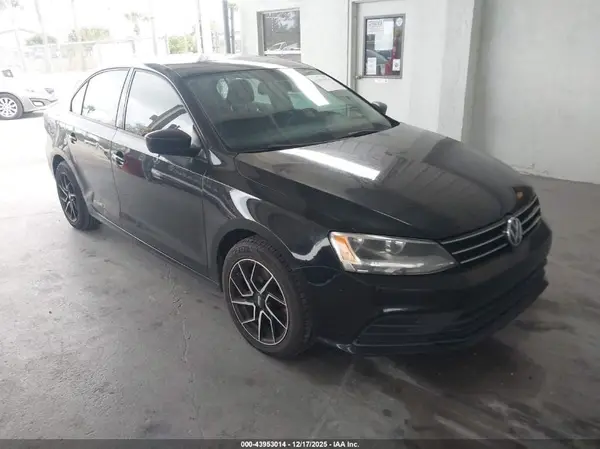 3VW267AJ5GM365768 2016 VOLKSWAGEN JETTA - Image 1