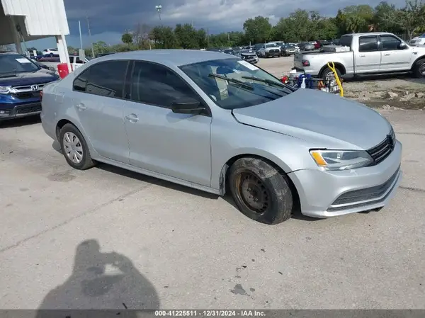 3VW267AJ6GM266117 2016 VOLKSWAGEN JETTA - Image 1