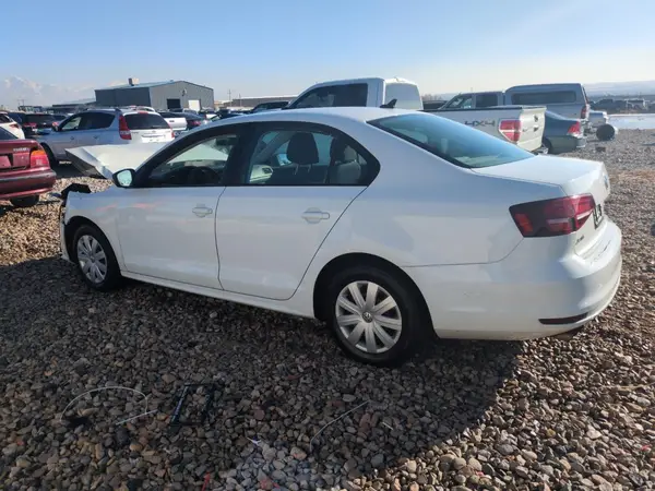3VW267AJ6GM325313 2016 VOLKSWAGEN JETTA - Image 2
