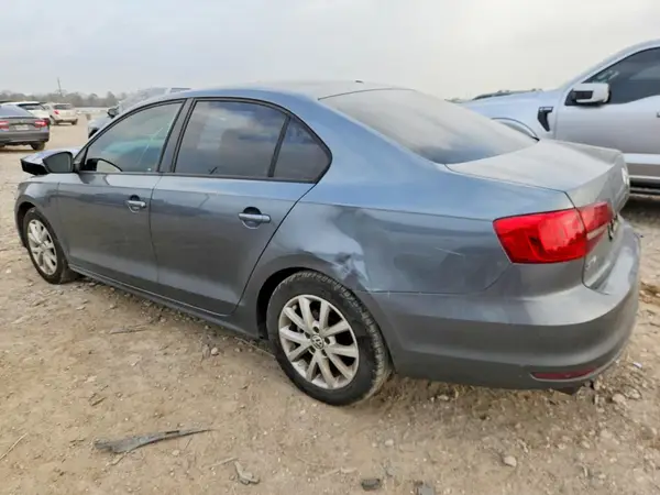 3VW267AJ8GM208624 2016 VOLKSWAGEN JETTA - Image 2