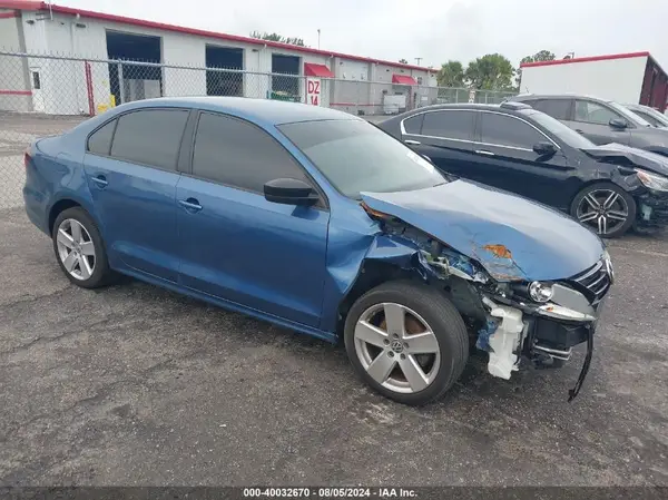3VW267AJ8GM217713 2016 VOLKSWAGEN JETTA - Image 1