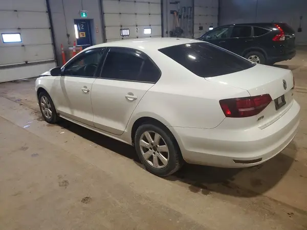 3VW267AJ8GM244426 2016 VOLKSWAGEN JETTA - Image 2