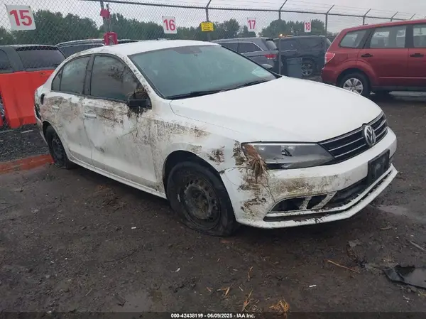 3VW267AJ8GM275644 2016 VOLKSWAGEN JETTA - Image 1