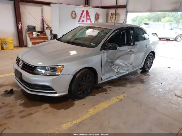3VW267AJ8GM296719 2016 VOLKSWAGEN JETTA - Image 2