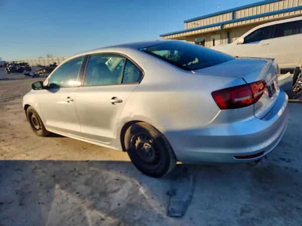 3VW267AJ8GM327743 2016 VOLKSWAGEN JETTA - Image 2