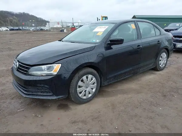 3VW267AJ8GM379129 2016 VOLKSWAGEN JETTA - Image 2